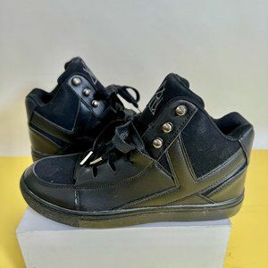 NIB YRU Chill QOZMO, Black Sneakers